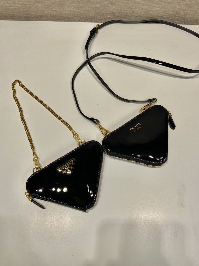 Pra*a triangle pouch